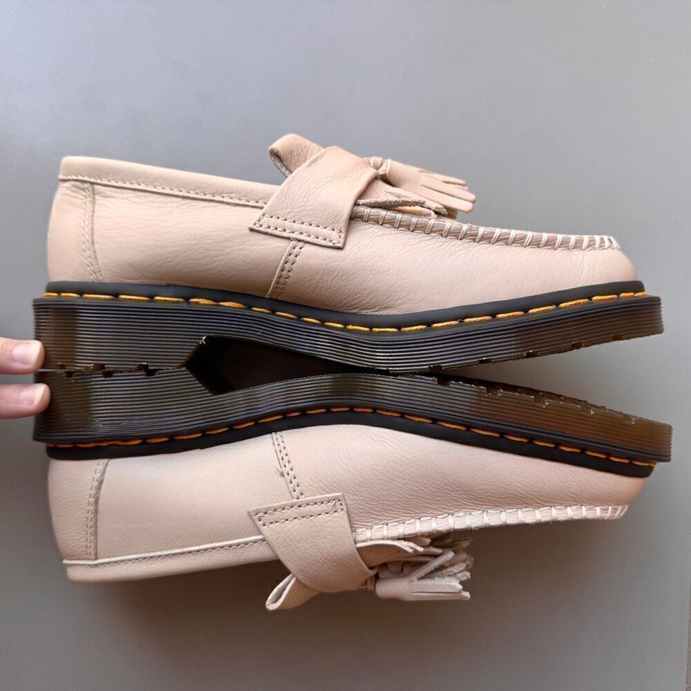 Dr. Martens Adrian Virginia Leather Tassel Loafers Vintage Taupe Women 9 Retro - Picture 6 of 14